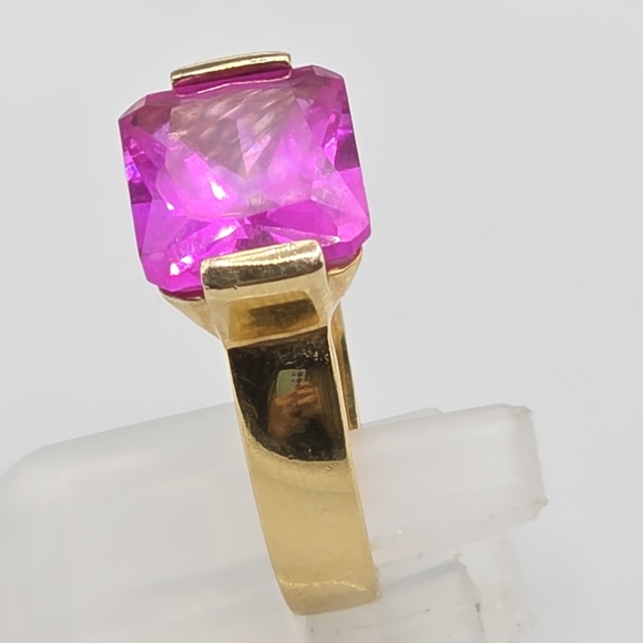 Designer Signed Vivid Pink Sapphire Ring - Picture 4 of 12